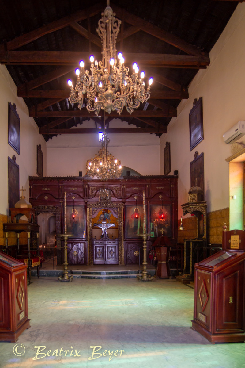 koptischer Friedhof mit einer kleinen Kapelle
